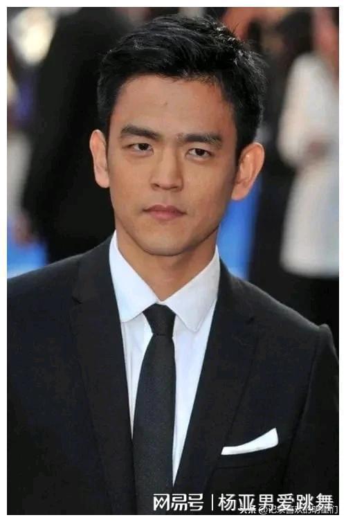 赵姓男演员，演艺界的闪耀之星